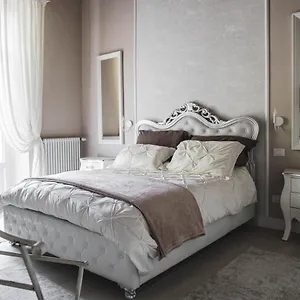 Apartment Belvedere Luxury Apartment, View On The Walls 
