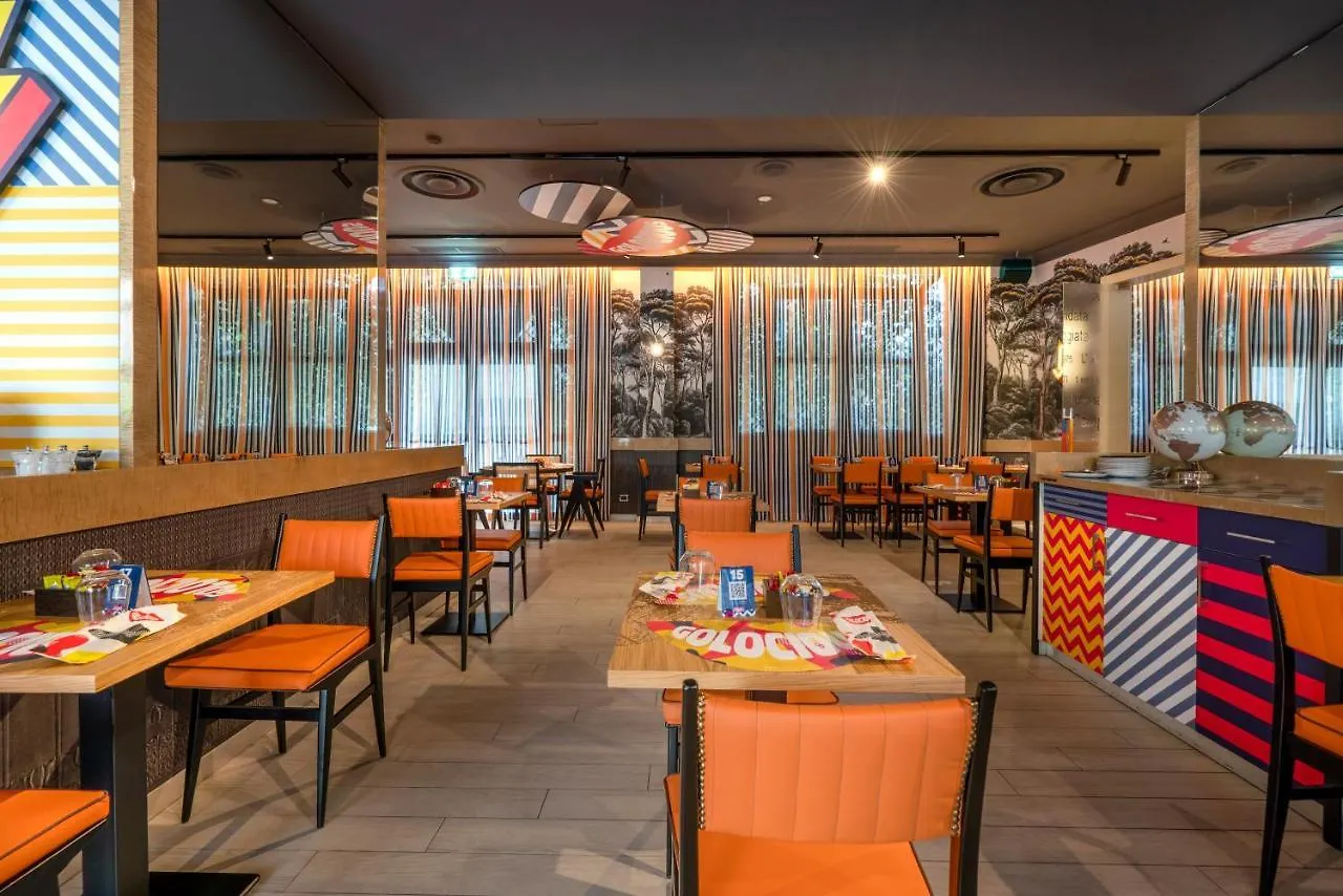 Leonardo Hotel Milan City Center 4*,
